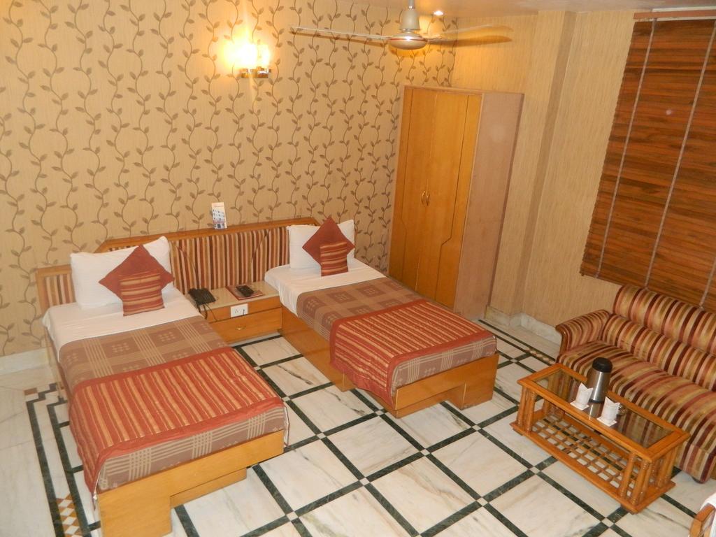 Hotel Singh International Delhi  Zimmer foto